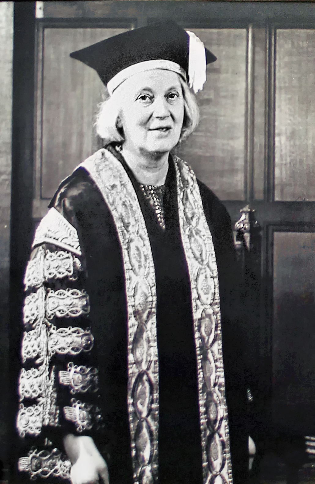 portrait of Dorothy Hodgkin