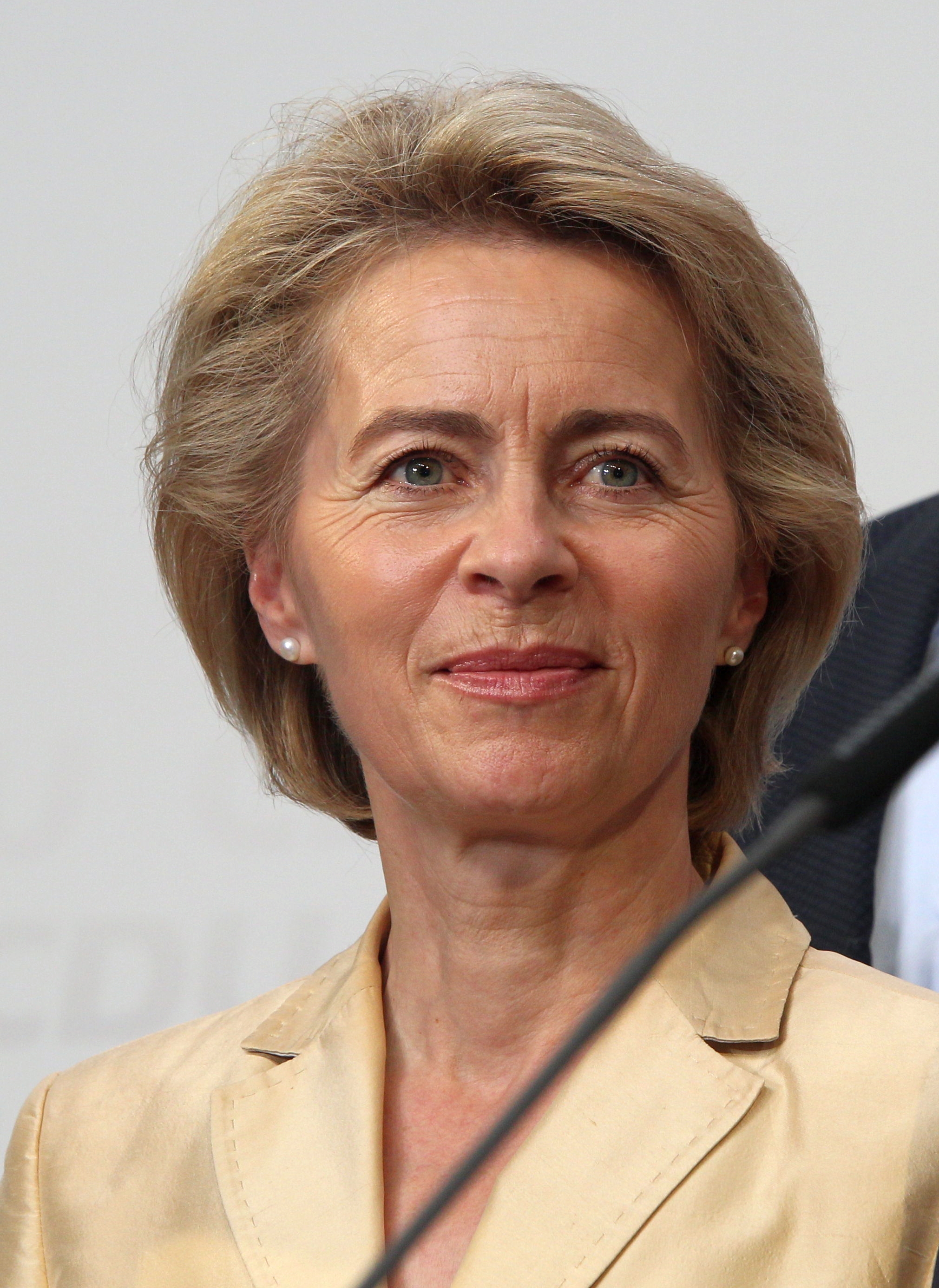 portrait of Ursula von der Leyen